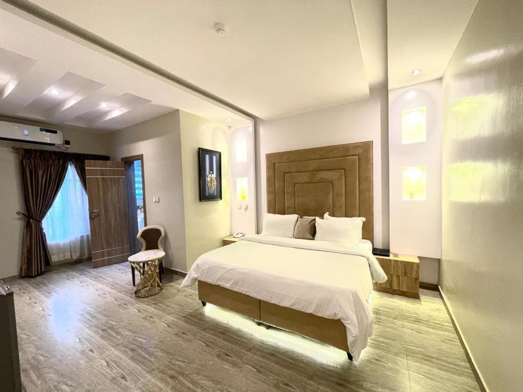 God'S Touch Apartments Signature Lagos Zewnętrze zdjęcie