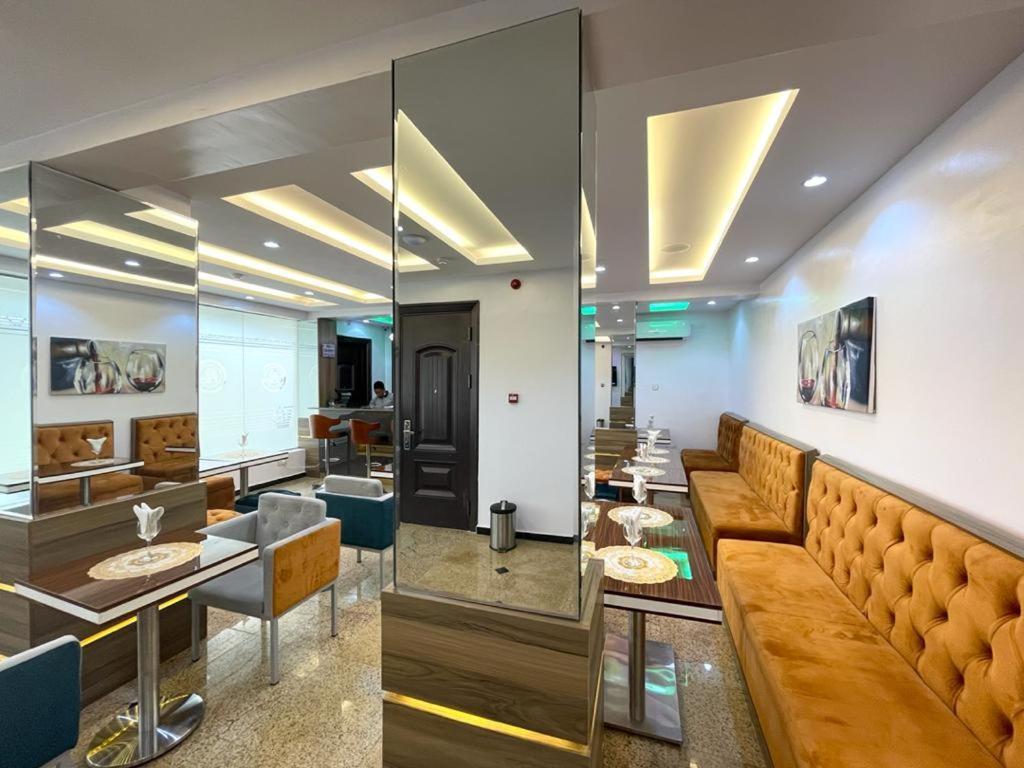 God'S Touch Apartments Signature Lagos Zewnętrze zdjęcie