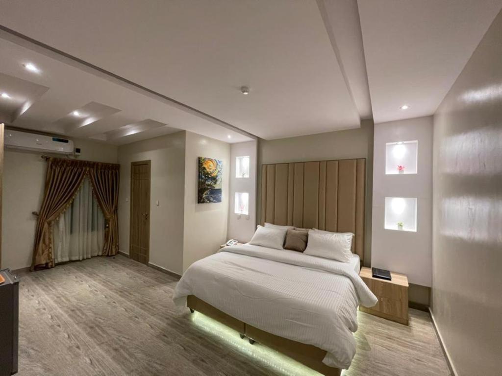 God'S Touch Apartments Signature Lagos Zewnętrze zdjęcie